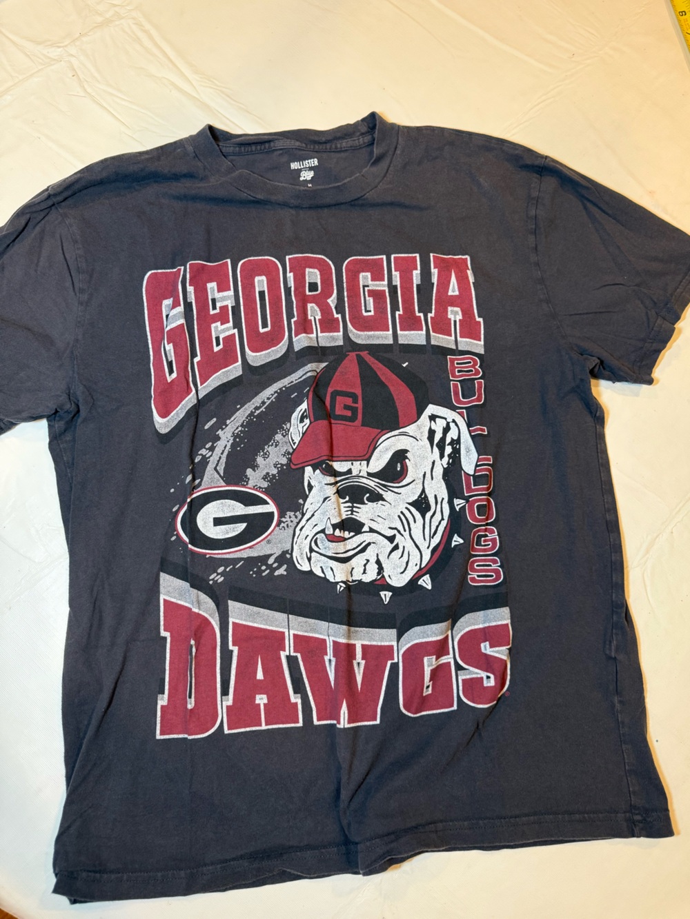Dawgs Black Tee with Red and White Georgia UGA Vintage Style Graphic Tee, M